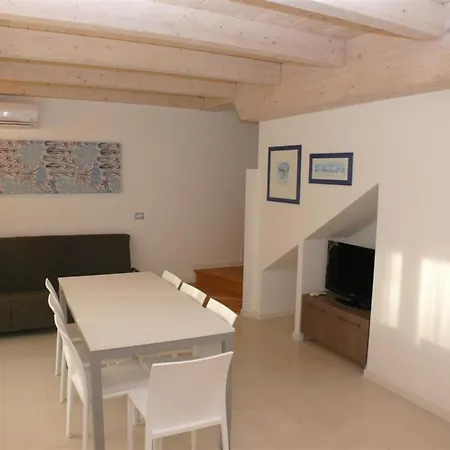 Quiet Townhouse A Stones Throw From The Apartment Bibione