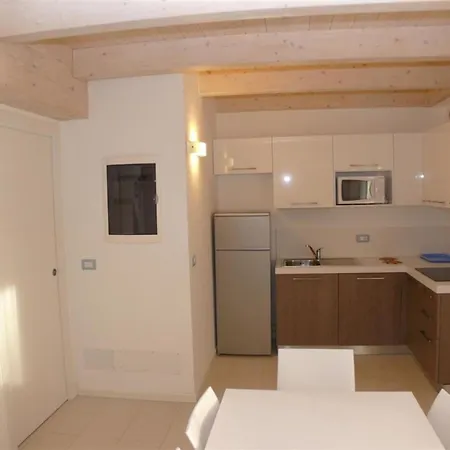 Apartment Quiet Townhouse A Stones Throw From The