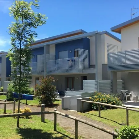 Quiet Townhouse A Stones Throw From The * Bibione