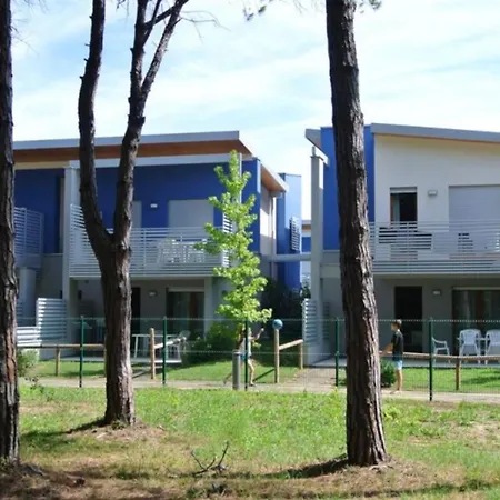 Apartment Quiet Townhouse A Stones Throw From The *