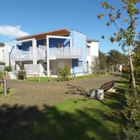 Quiet Townhouse A Stones Throw From The