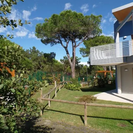 Quiet Townhouse A Stones Throw From The